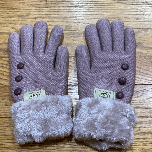 UGG Accessories - Pale purple fleece lined button gloves